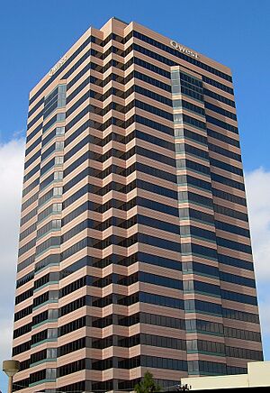 Archivo:PhxTallest3