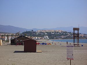 Archivo:Playa de Sabinillas