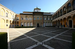 Archivo:Plaza de la Montería - Alcázar of Seville