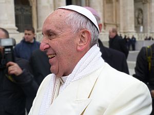 Archivo:Pope Francis in St. Peter's Square-1