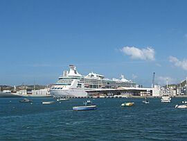 Archivo:Puerto santa marta