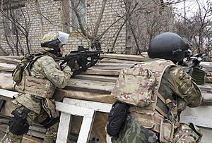 Archivo:RIAN archive 835340 Antiterrorist operation in Makhachkala