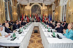 Archivo:Secretary Kerry Sits With Fellow Foreign Ministers Before Group Discussion in Austria About Syria (22573995626)