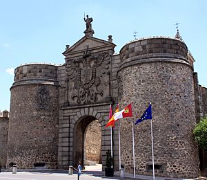 Archivo:Toledo Puerta Bisagra 1