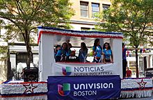 Archivo:Univision Parade Float in Boston