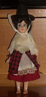 Archivo:Welsh costume doll