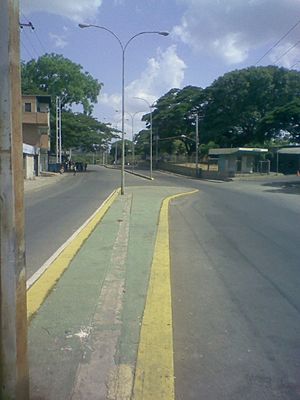 Archivo:Avenida Santa Isabel