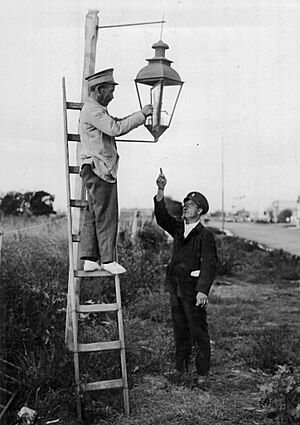 Archivo:Buenos Aires - Último farol a kerosén