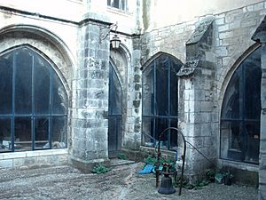 Archivo:Burgos - San Esteban, claustro 1