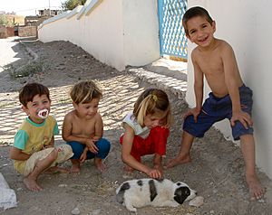 Archivo:Children puppy sulaimania