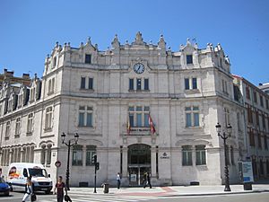 Archivo:Correos Vista Frontal Burgos