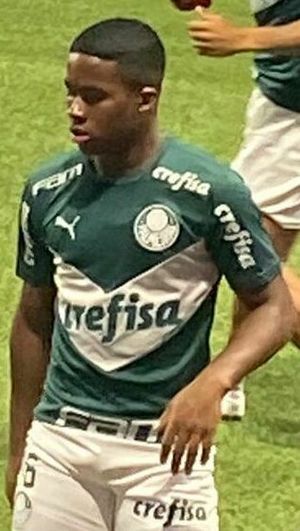 Archivo:Endrick-Palmeiras-bragantino-fev2023-4 (cropped)