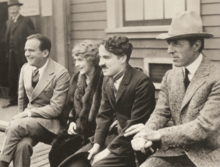 Archivo:Fairbanks - Pickford - Chaplin - Griffith