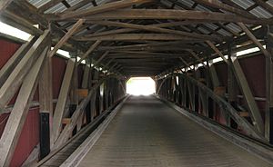 Archivo:Forksville Covered Bridge Interior 3