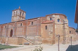Archivo:Fundación Joaquín Díaz - Iglesia de Santa María - Aguilar de Campos (Valladolid) (1)