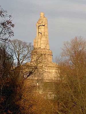 Archivo:Hamburg-Bismarck-Denkmal