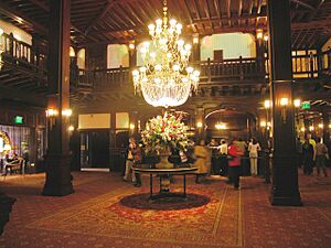 Archivo:HotelDelCoronado-Lobby