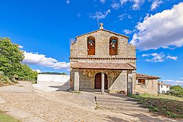 Iglesia parroquial de San Miguel Arcángel en San Miguel de Robledo.jpg