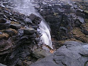 Archivo:Kinder Downfall in spate