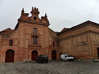 Museo de la Cerámica e Iglesia de San Agustín.JPG