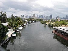 Archivo:NW 12 AVE Miami River View