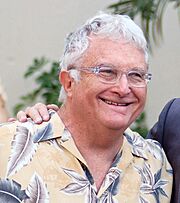 Archivo:Randy Newman HWOF Aug 2012 (levels adjusted)