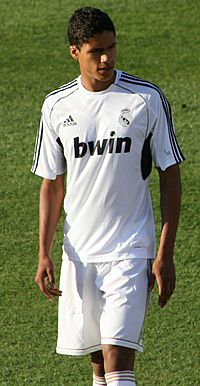Archivo:Raphaël Varane in Real Madrid
