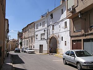 Archivo:Recinto amurallado de Altura