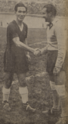 Archivo:Saludos de Jorge Robledo y Sergio Livingstone, Universidad Católica 3-2 Selección de Chile, 21 de mayo de 1950