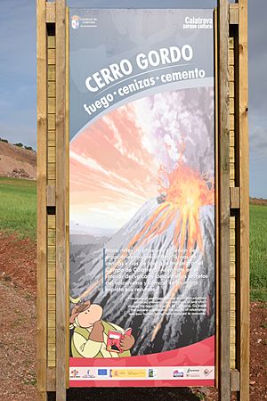 Archivo:Visita al Volcán-Museo Cerro Gordo en Granátula de Calatrava (26414937516)