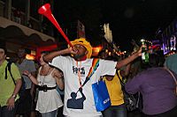 Archivo:Vuvuzela blower, Final Draw, FIFA 2010 World Cup