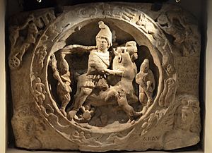 Archivo:White marble relief with Mithras bull-slaying scene (CIMRM 810-811), from Walbrook Mithraeum in Londinium,, AD 180-220, Museum of London (14007820699)