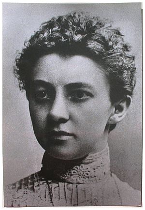 Anna Honzakova 1902.jpg