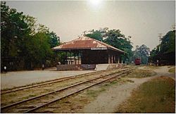 Archivo:Antigua estación de ferrocarril "La Toma"