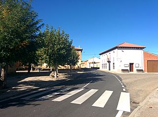 Ayuntamiento de Villanueva de los Caballeros 02.jpg