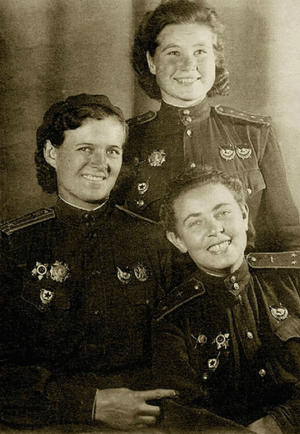 Archivo:Bershanskaya, Gelman, and Smirnova