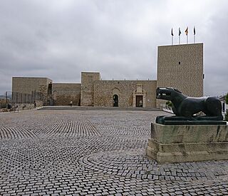 Castillo de Baena 2 (cropped).jpg