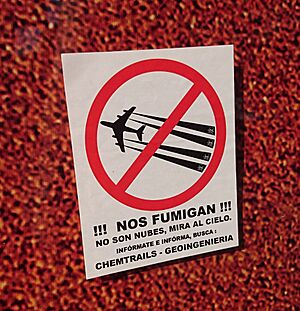 Archivo:Chemtrail sticker in Spanish