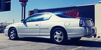 Archivo:Chevrolet Monte Carlo SS 2000 Galaxy Silver