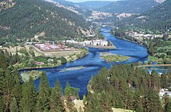 Archivo:Clearwater River in Ahsahka, Idaho