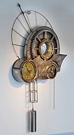 Archivo:Clockwork universe by Tim Wetherell