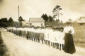 Archivo:Daytona School with Bethune