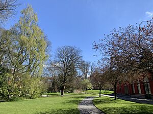 Archivo:Jean-Félix Hap Garden (1)