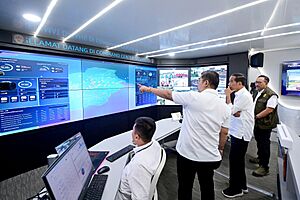 Archivo:Joko Widodo inside Nusantara Command Center, March 2024