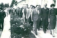 Archivo:Jose A. Balseiro con Frondizi, Argentina (1960)