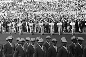 Archivo:Olympische Spelen te Rome Opening Opgestelde landen, waaronder Nederland (Paes, Bestanddeelnr 911-5407)