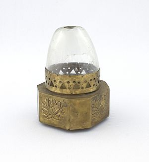 Archivo:Opium lamp (11411211315)
