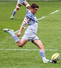 Archivo:Owen Farrell kick 2013