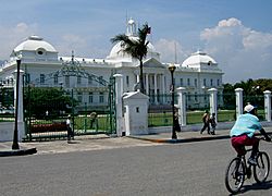 Archivo:Palacio presidencial de Haiti