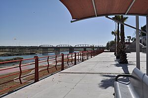 Archivo:Paseo del Río II